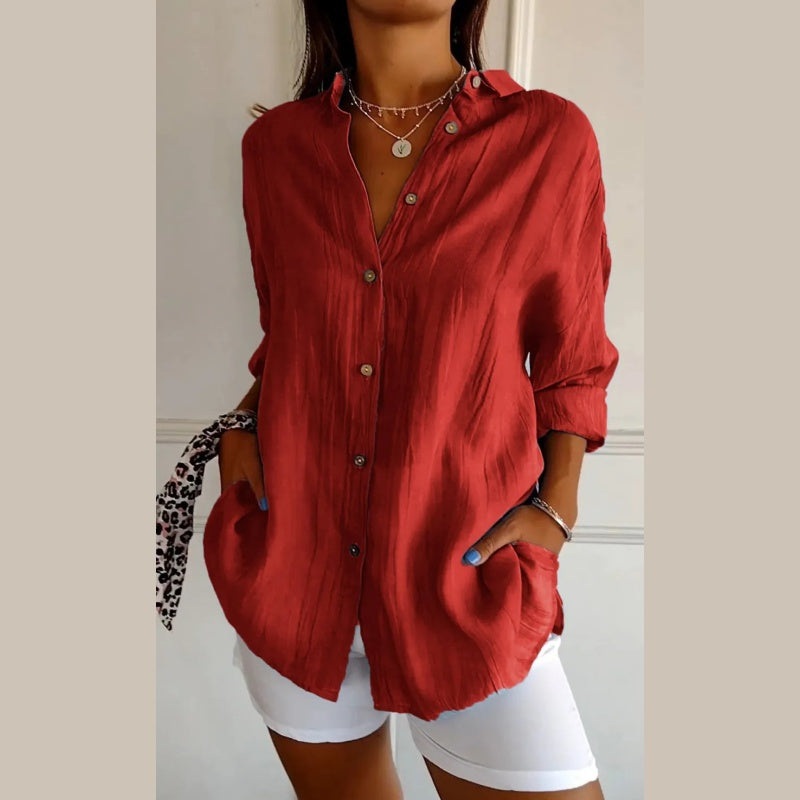 Camisa de mujer con solapa clásica, estilo elegante y moderno. Perfecta para cualquier ocasión, casual o formal.