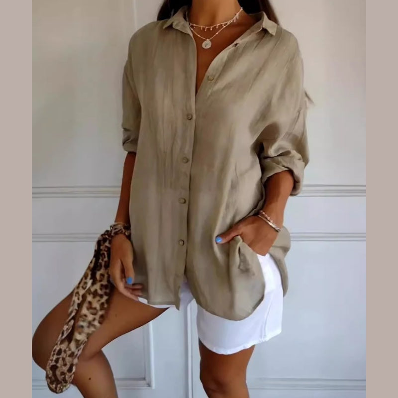 Camisa clásica elegante para mujer. Ropa femenina de moda, ideal para looks de oficina o conjuntos casuales chic.