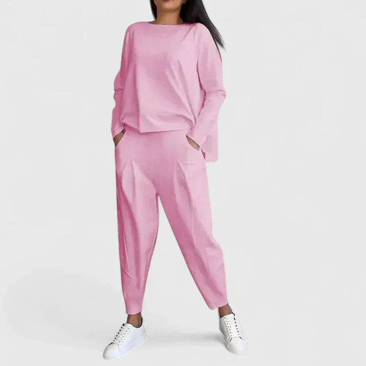 Moda mujer: conjunto de blusa y pantalón de dos piezas, estilo elegante y chic, ideal para cualquier ocasión.