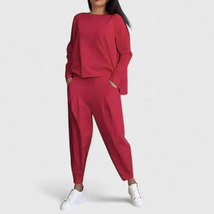 Conjunto versátil de ropa femenina: blusa manga larga y pantalón cómodo, perfecto para primavera/otoño.