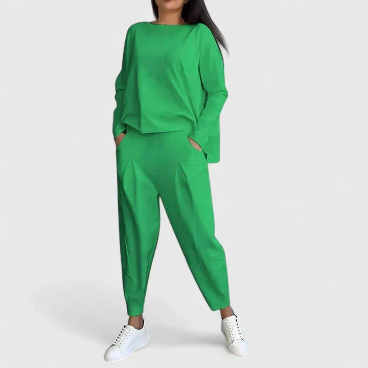 Ropa elegante y cómoda: conjunto femenino de blusa manga larga y pantalón, perfecto para el otoño.