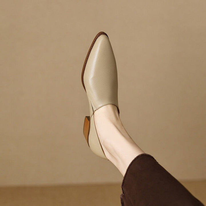 Mocasines planos elegantes CARLA de mujer. Diseño minimalista ideal para oficina o diario.