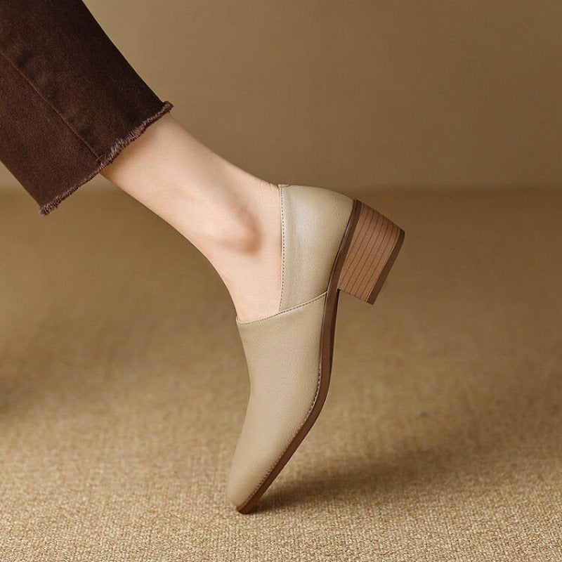 Calzado mujer: Mocasines planos CARLA, chic y confortables. Perfectos para moda oficina.