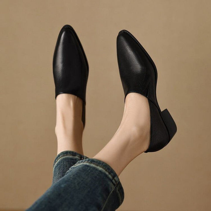 Mocasines planos CARLA de mujer, minimalistas y cómodos. Calzado versátil para tu día a día.