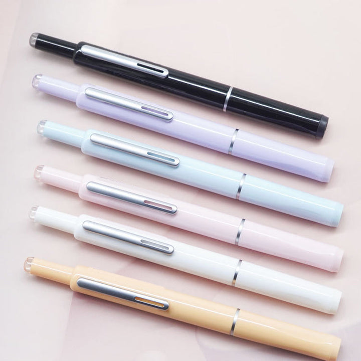 Pluma retráctil InkFlow™ con clip, perfecta para reuniones de oficina.