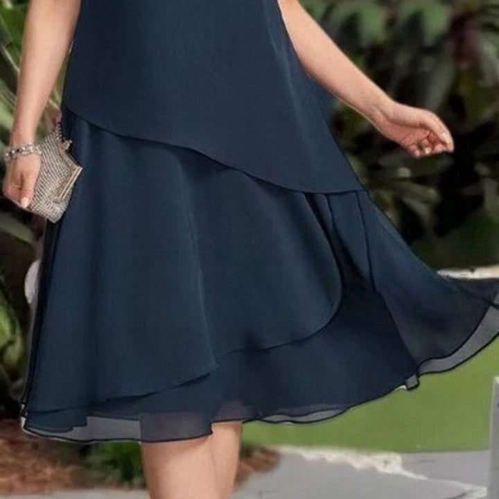 Vestido midi de encaje ligero y fresco para mujer, esencial para la moda de verano con estilo casual.