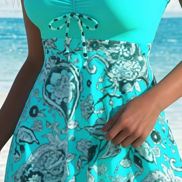 Tankini de mujer con shorts integrados. Comodidad y cobertura perfecta para playa y piscina.