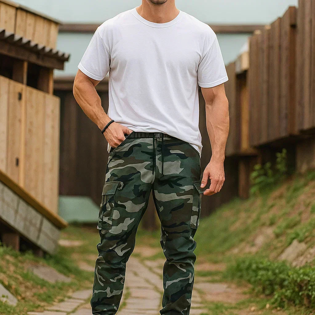 Pantalones militares tácticos de camuflaje para hombre, resistentes y funcionales para aventura.