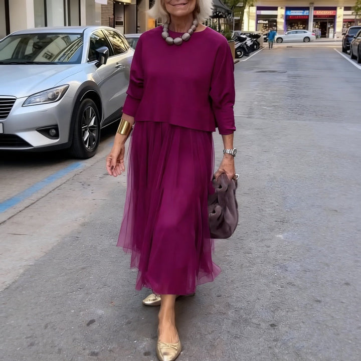 Vestido largo fluido del conjunto dos piezas. Moda femenina, cómodo y elegante. Perfecto para ropa de día, tendencia.