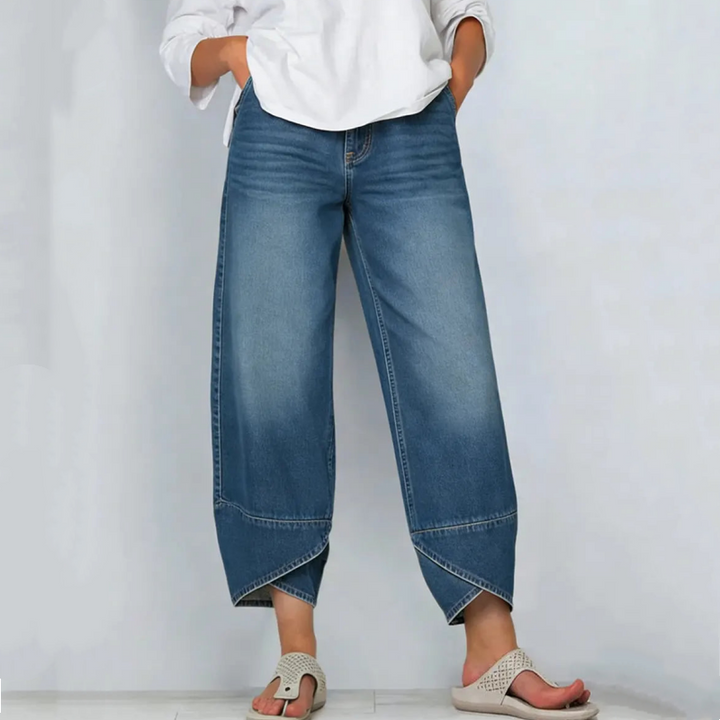 Jeans cortos de pierna ancha para mujer, estilo casual moderno. Ideal para outfits relajados y cómodos.