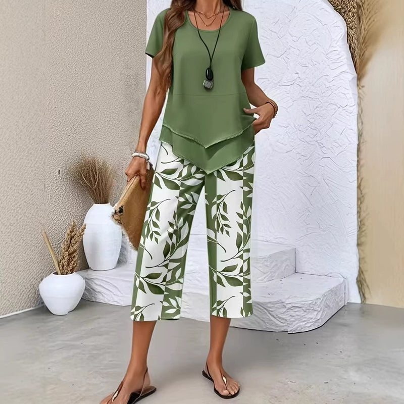 Moda primavera-verano: conjunto fluido y estampado, dos piezas cómodas y con estilo.