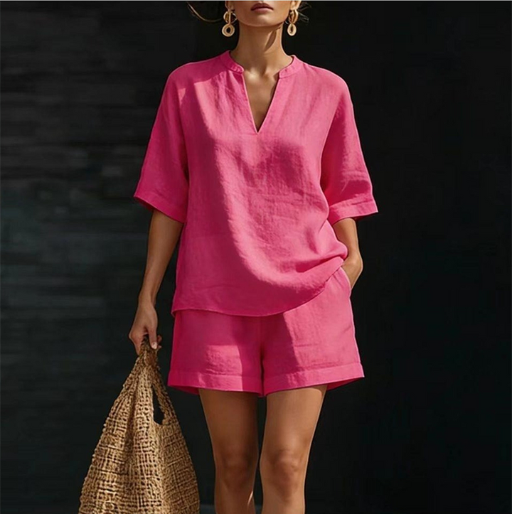 Conjunto de playa mujer: blusa con cuello V y shorts elegantes. Comodidad y estilo para tus vacaciones.