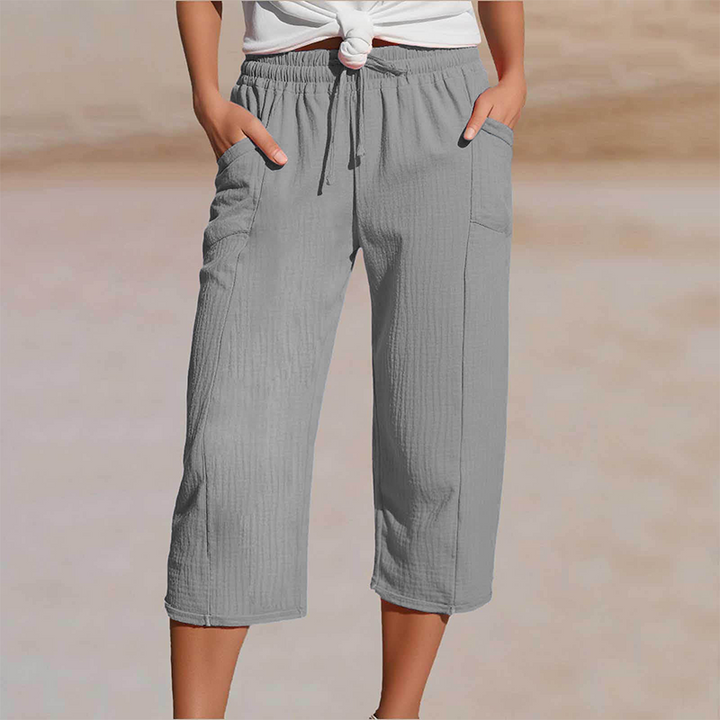 Pantalón cropped de mujer en lino y algodón, perfecto para un atuendo casual de verano.