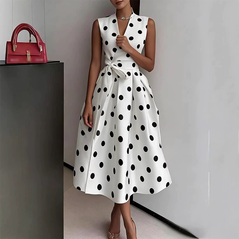 Vestido casual chic de mujer, largo midi, con lunares, escote en V y cinturón ajustable.