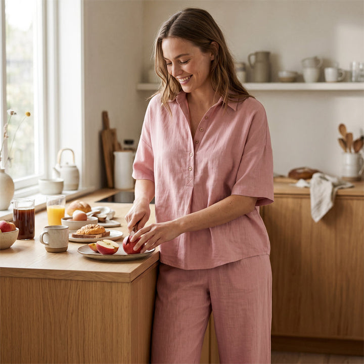 Pantalón ancho y blusa fluida abotonada, conjunto de verano cómodo para mujer. Poliéster elastano.