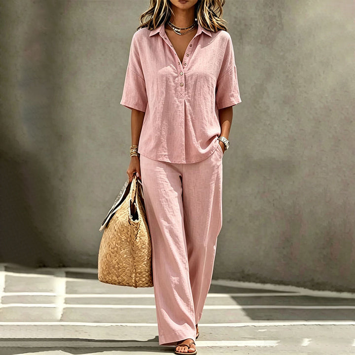 Conjunto cómodo de verano: blusa fluida abotonada y pantalón ancho. Estilo bohemio, dos piezas.
