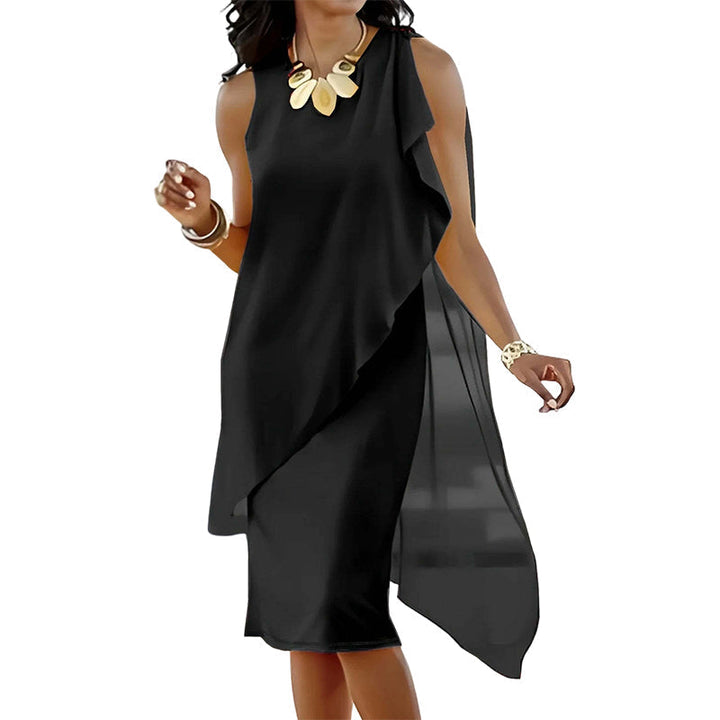 Detalle de vestido asimétrico de mujer en muselina fluida. Estilo casual chic y veraniego, muy cómodo.