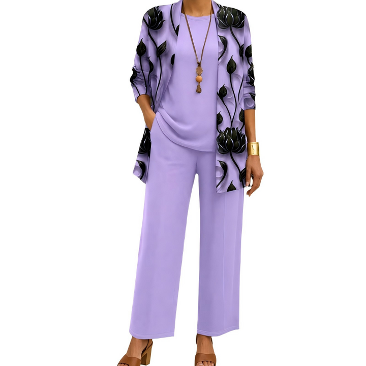 Conjunto elegante de tres piezas para mujer: cárdigan, blusa y pantalón fluido. Estilo casual chic moderno.