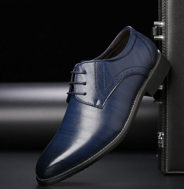 Zapatos Oxford azules para hombre. Calzado masculino elegante con cordones, cómodo para uso diario y ocasiones formales.