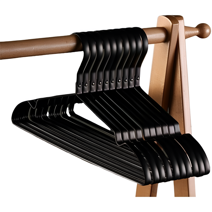 Perchas duraderas de aluminio antideslizantes, solución robusta para organizar ropa en cualquier guardarropa.
