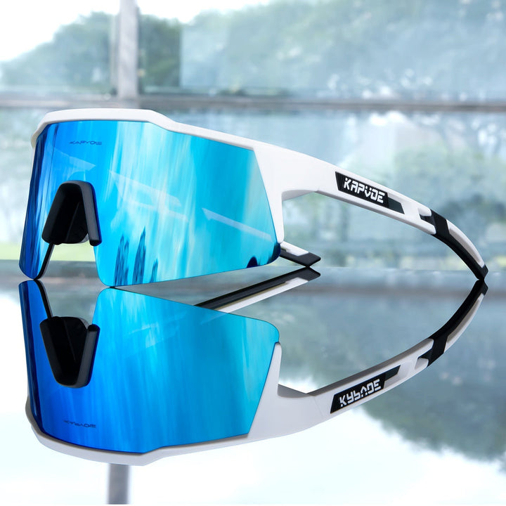 Gafas de sol casuales para hombre, diseño ligero. Lentes polarizadas con protección UV para un look moderno y comodidad.