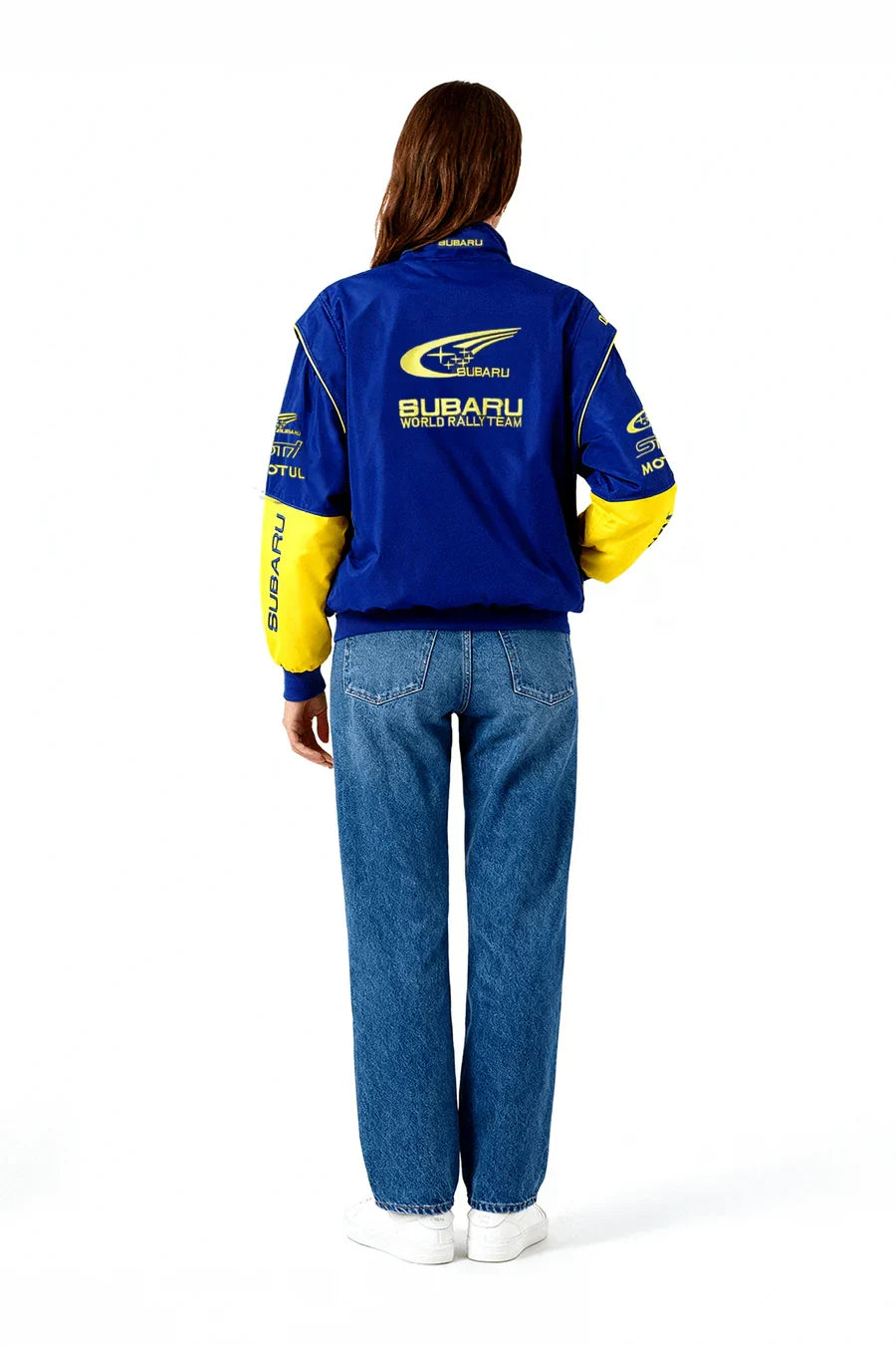 Chaqueta retro azul unisex de carreras. Diseño vintage estilo rally para moda sport y automovilismo clásico.