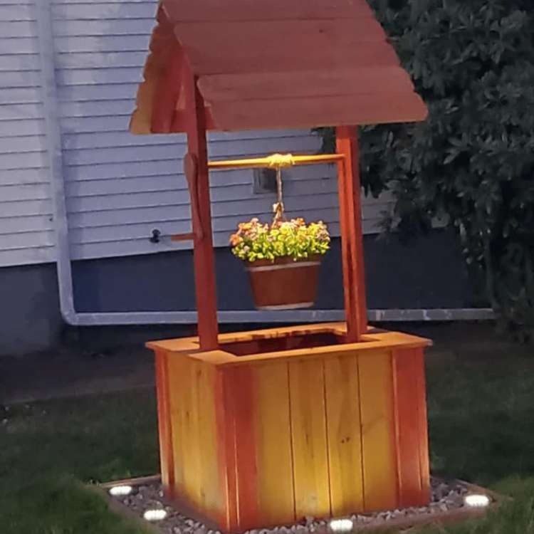 Juego de luces solares LED para caminos, ofreciendo iluminación decorativa y segura en jardines y patios exteriores.