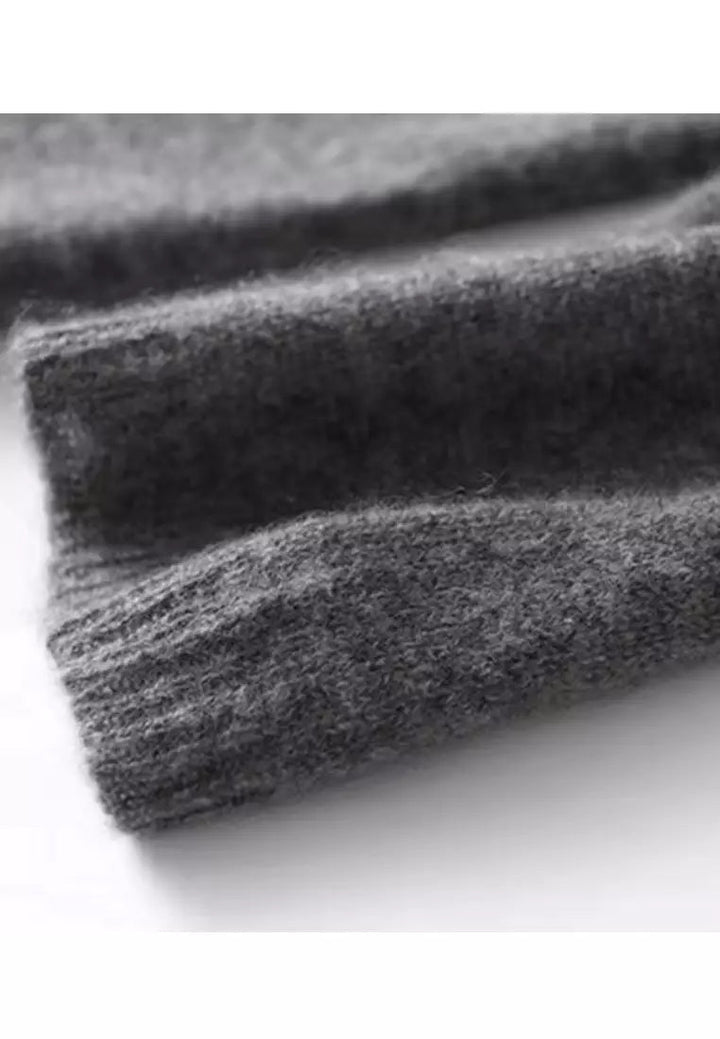 Suéter de punto suave para mujer, diseño minimalista ideal para entretiempo. Moda femenina cómoda.