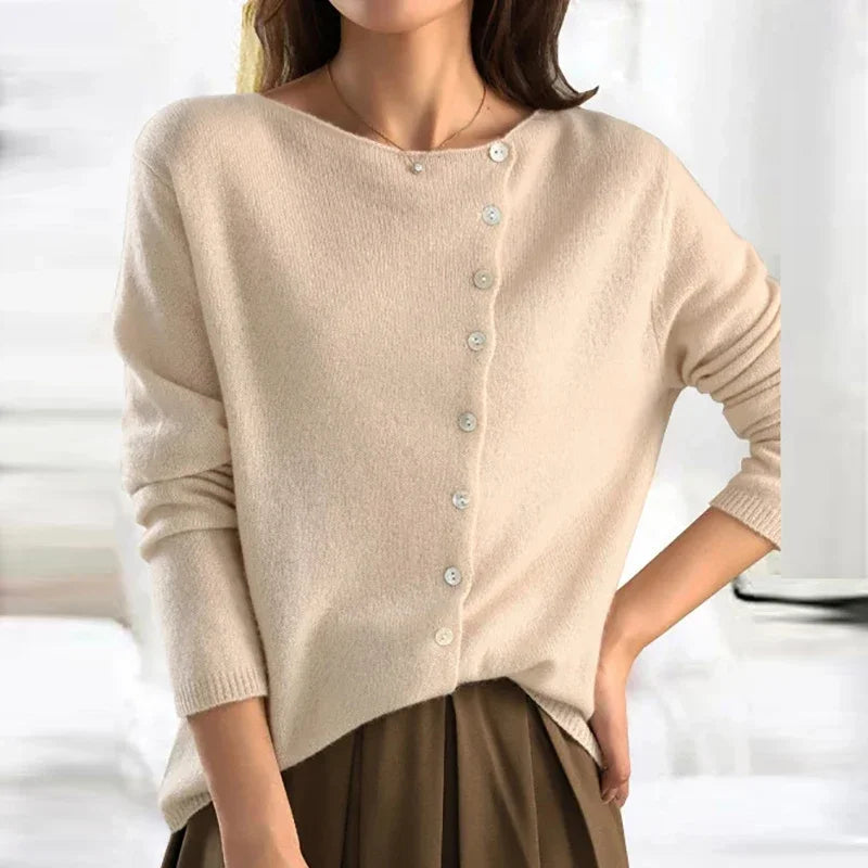 Jersey de entretiempo para mujer, punto suave y estilo minimalista. Ropa femenina chic y confortable.