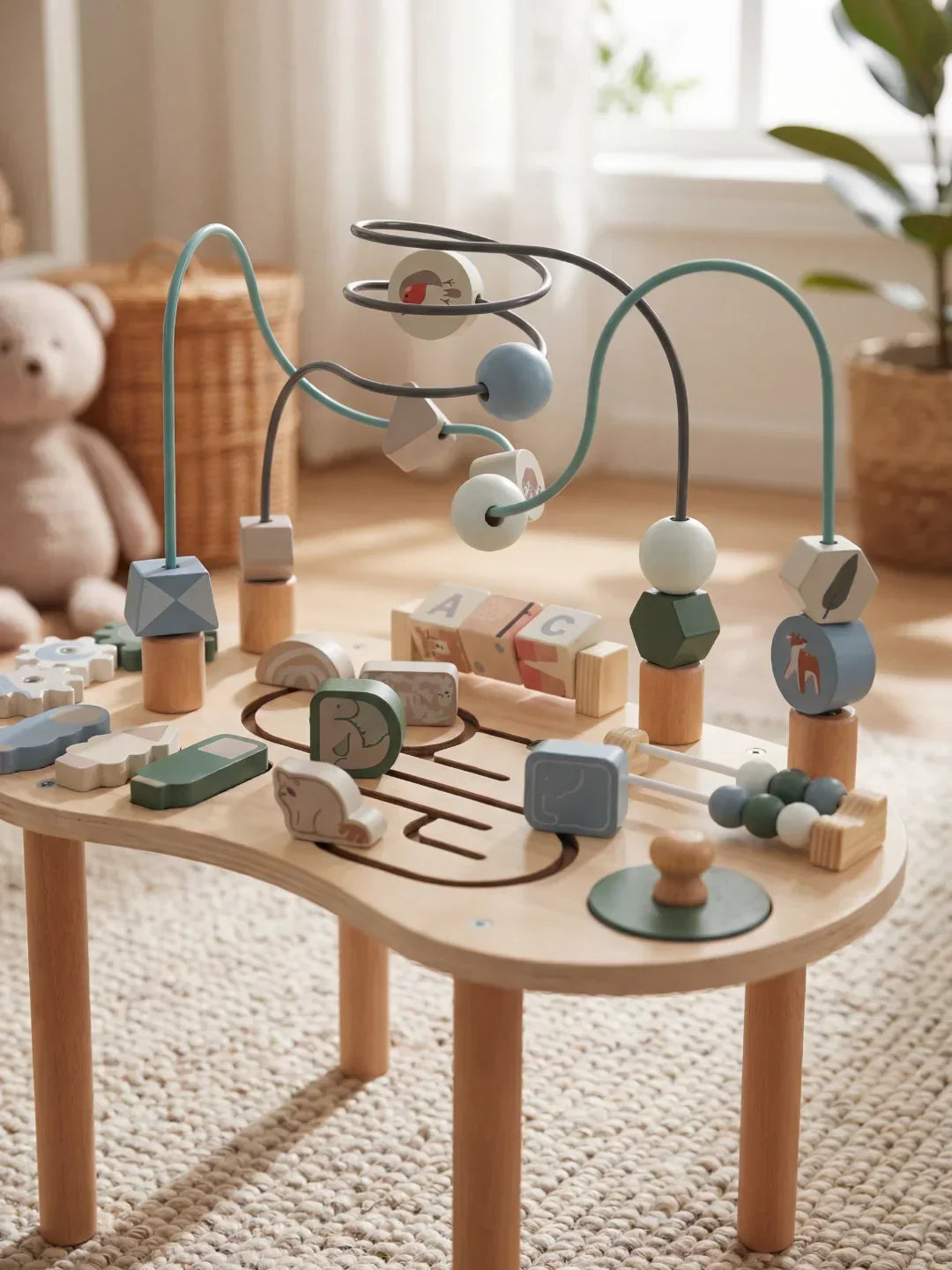 Mesa de actividades de madera, juguete didáctico para niños. Promueve desarrollo infantil, motricidad fina y juego seguro.