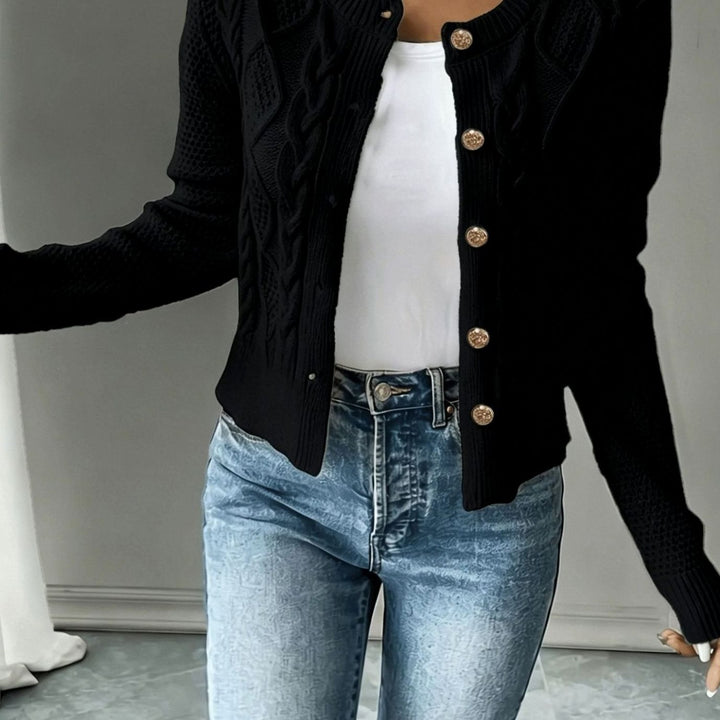 Cárdigan cropped de punto trenzado para mujer, con botones, moda otoño elegante.