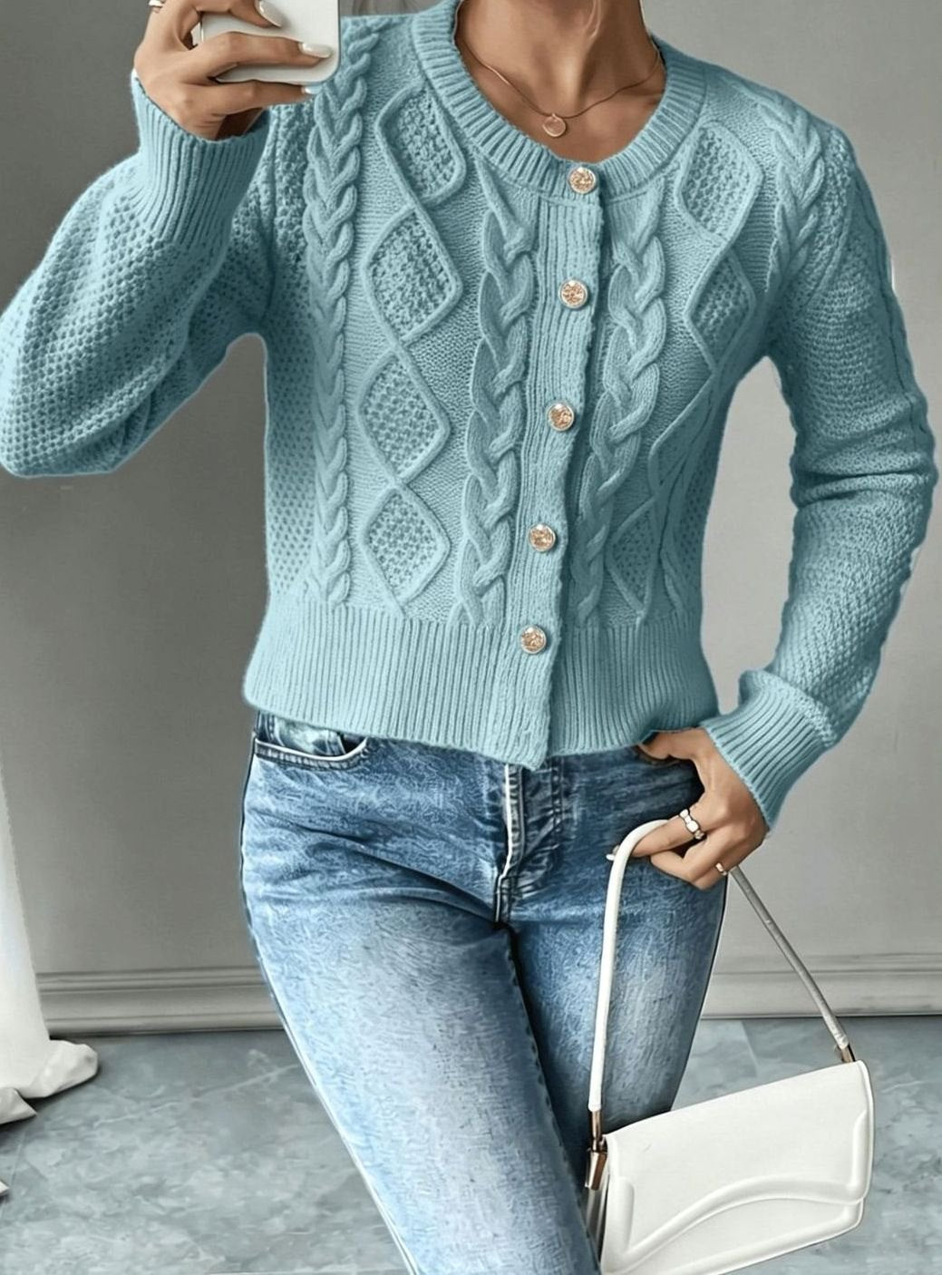 Cárdigan de punto trenzado para mujer, cropped, con botones, moda y confort.