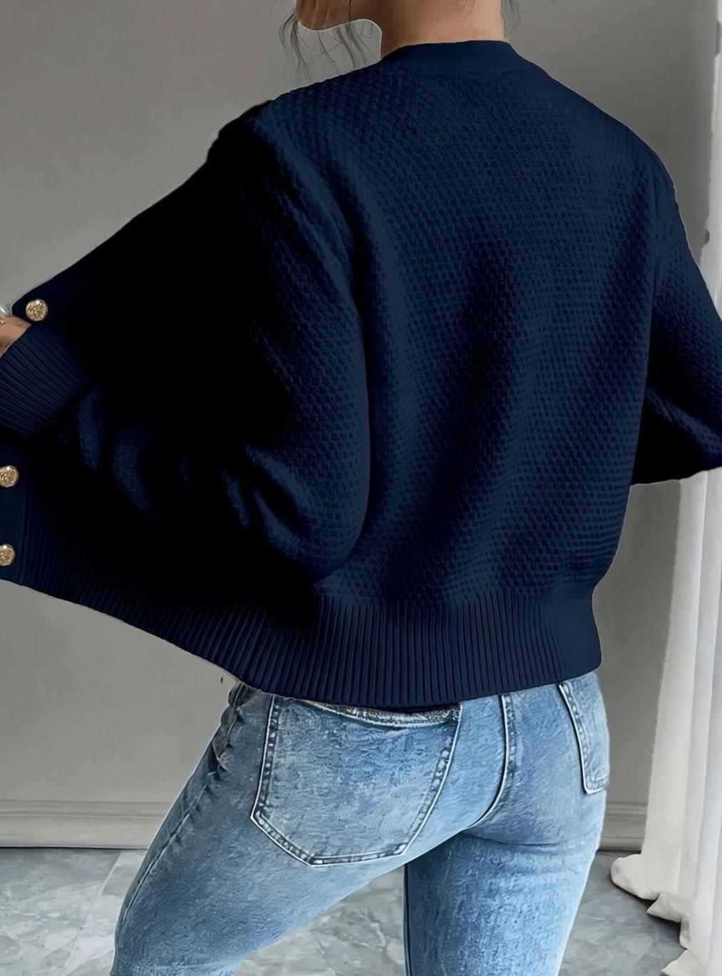 Cárdigan cropped de punto trenzado para mujer, con botones, estilo único.
