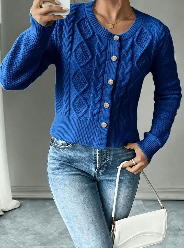 Cárdigan de mujer, cropped, punto trenzado, botones, pieza clave de la temporada.
