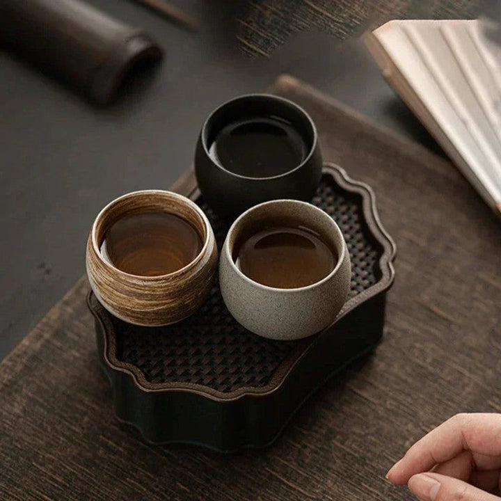 Versátil taza de café artesanal, redonda, de gres, sin asa para tu hogar y cocina.