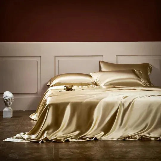 Sueño reparador con ropa de cama de seda 22 momme. Confort hipoalergénico y termorregulador para dormir bien.