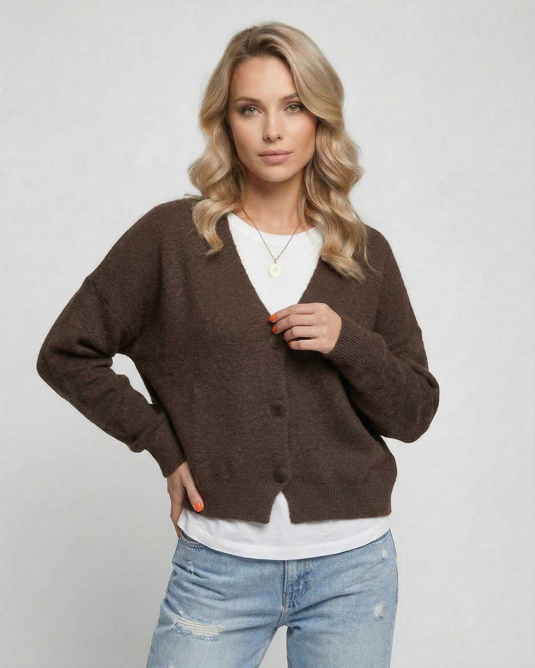 Cárdigan Terra de mujer, comodidad excepcional para tu estilo diario, esencial en moda femenina actual.