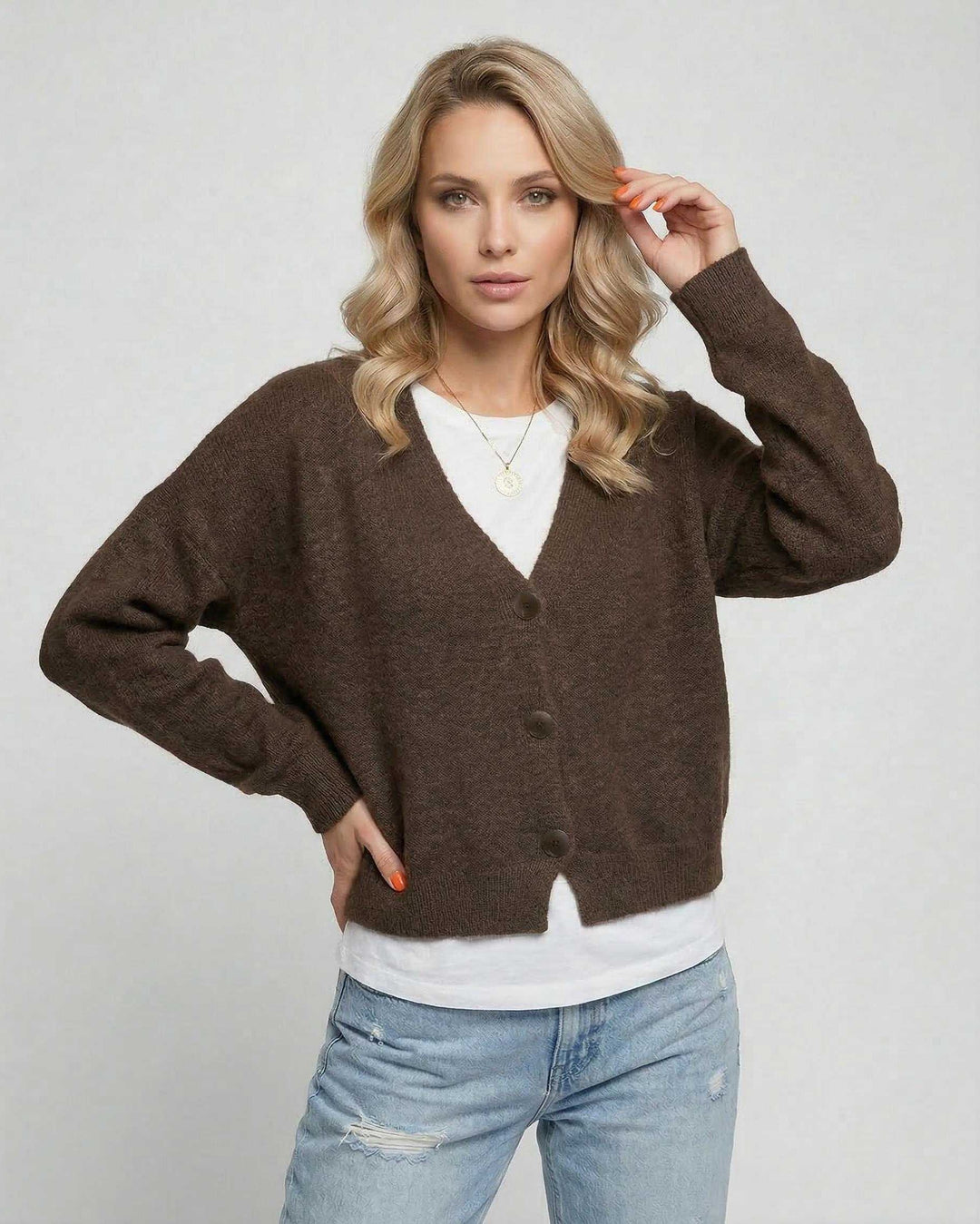 Cárdigan Terra versátil para mujer, combina estilo casual y ropa de oficina con tendencia en moda.