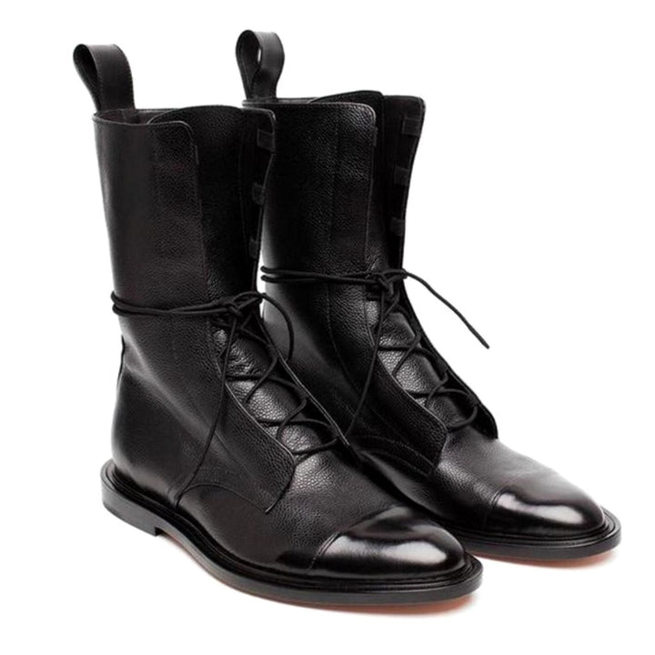 Botas militares negras para mujer con cordones y puntera reforzada, estilo urbano.