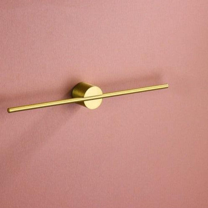 Toallero de pared bicolor, barra recta, diseño moderno para baños con un toque de estilo.
