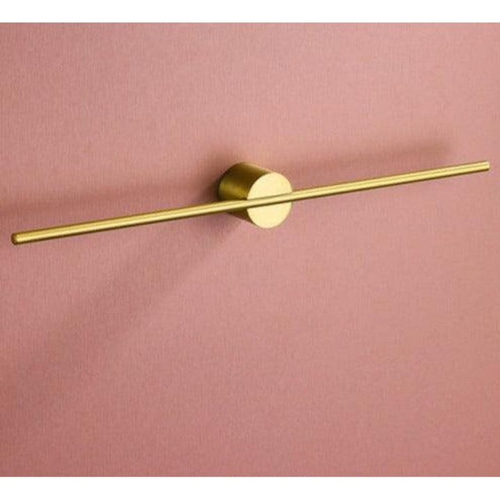 Toallero de pared moderno y bicolor con barra recta, ideal para diseño y función en el baño.