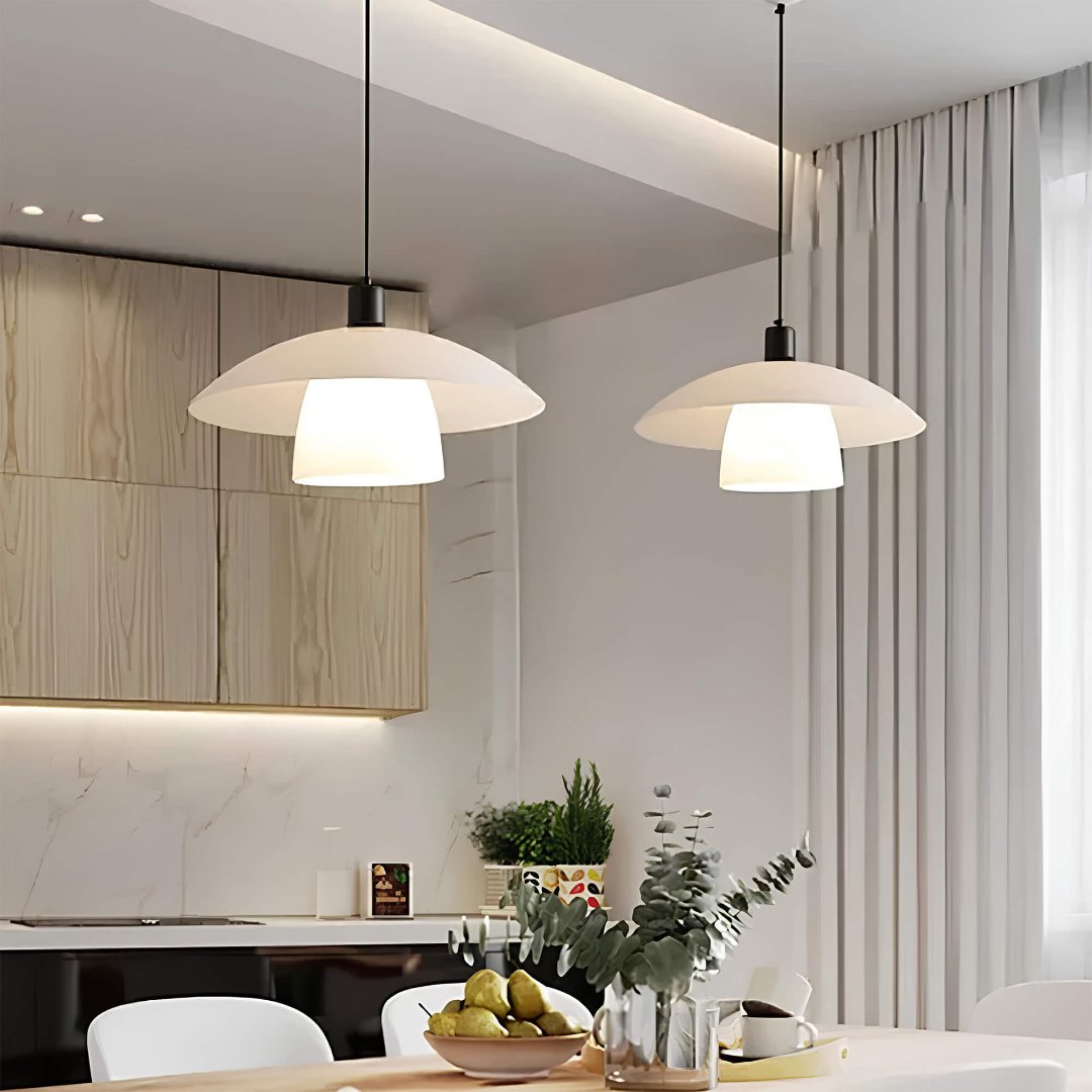 Lámpara de techo colgante minimalista estilo escandinavo o japonés, ideal para comedor moderno y cocina.