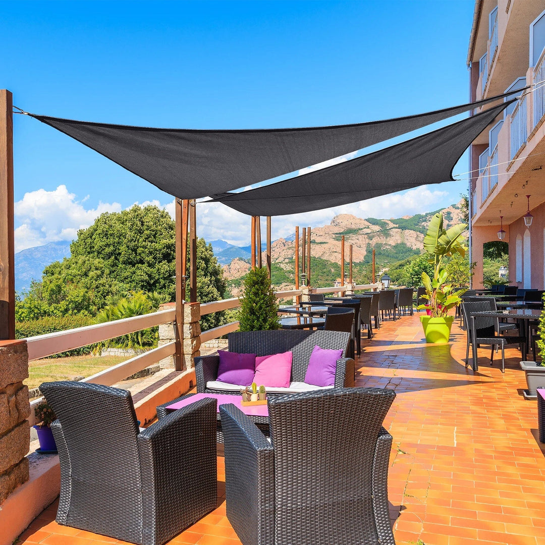 Cenador toldo exterior para jardín. Proporciona sombra fresca y protección UV/solar para tu terraza.