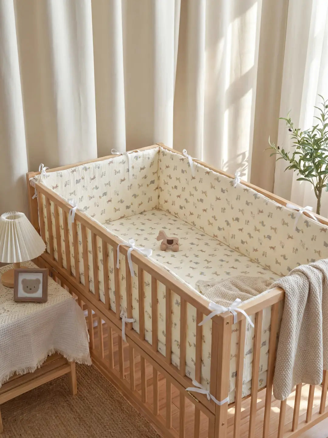Acolchado bebé para cuna, protector de seguridad infantil reversible en suave algodón y minky.