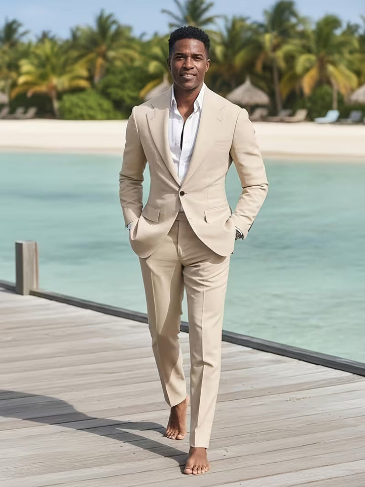 Traje beige slim fit de dos piezas para hombre, con chaqueta y pantalón. Perfecto para eventos formales.