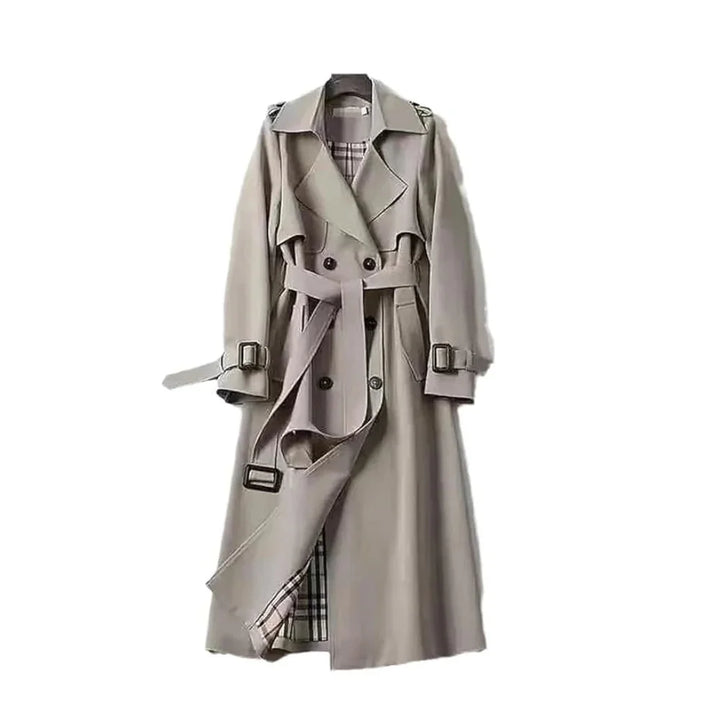Gabardina femenina color neutro, abrigo de primavera u otoño. Estilo elegante, versátil y con cinturón.