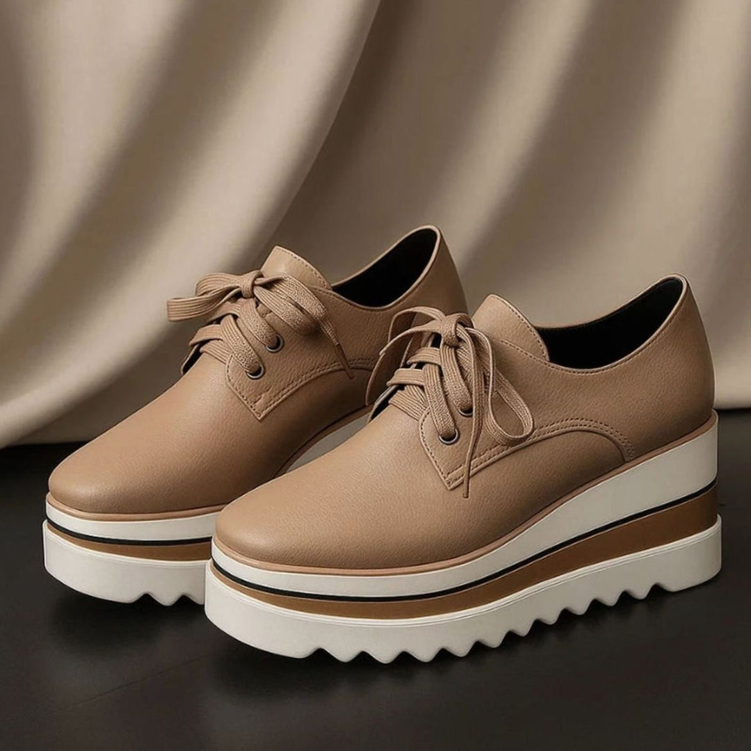 Zapatillas Oxford plataforma mujer con puntera cuadrada y cordones, moda urbana versátil.
