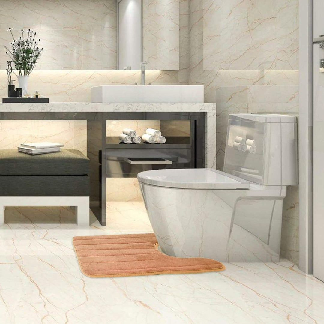 Alfombrilla antideslizante en U, suave y segura para el inodoro del baño moderno.