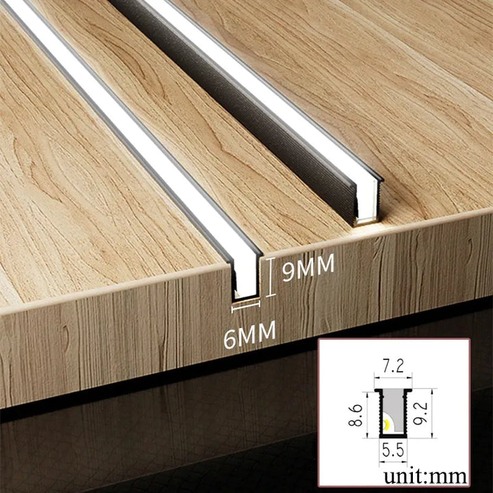 Lámpara LED lineal para estanterías de sala. Luz ambiente cálida o fría, diseño minimalista y eficiente.