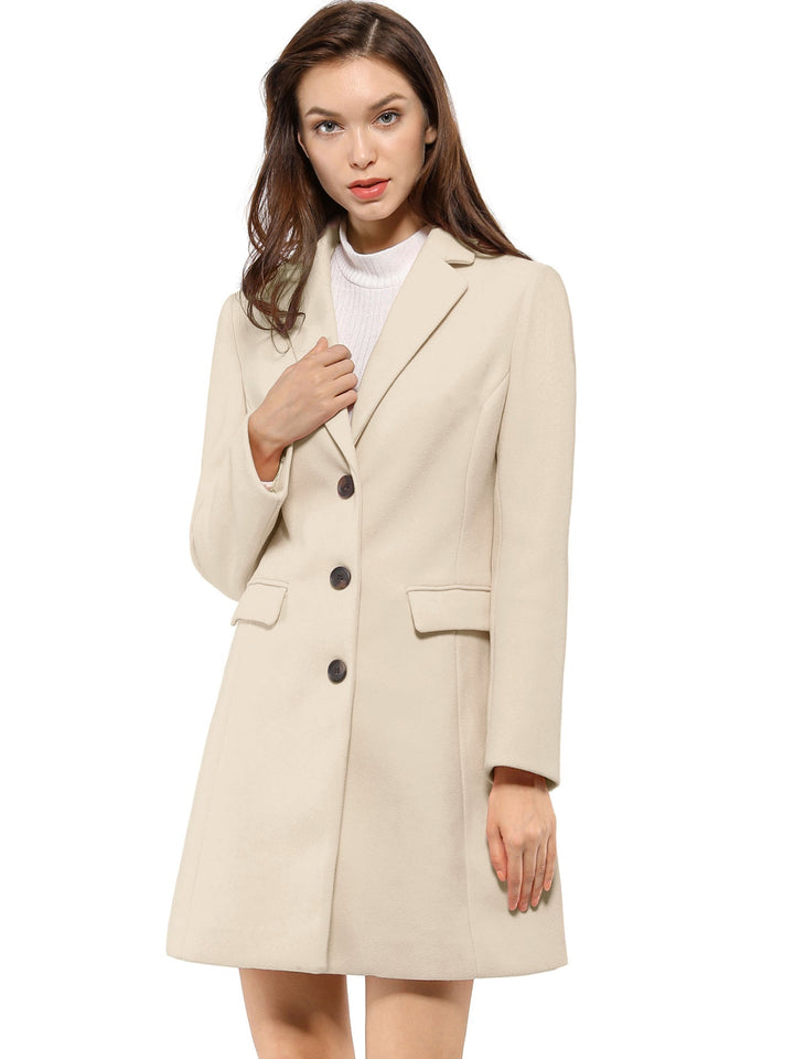 Abrigo elegante de invierno, mujer, solapa clásica, perfecto para vestir con estilo.
